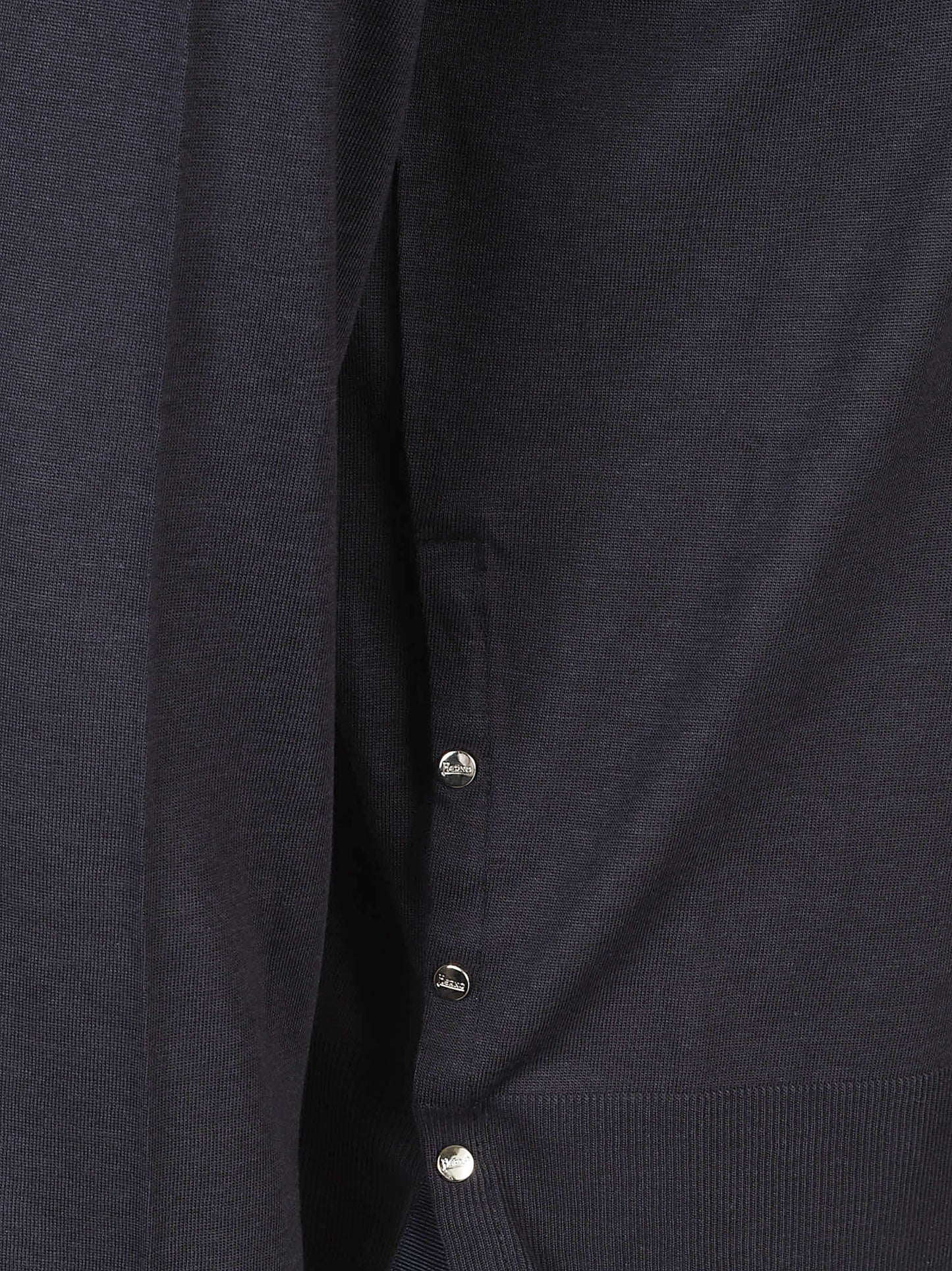 MAGLIA CON BOTTONI LATERALI IN VISCOSA
